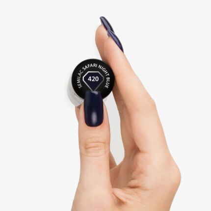 Semilac 420 Safari Night Blue 7 ml. Into Her – wieczko z numerem 420 i paznokcie w granatowym odcieniu