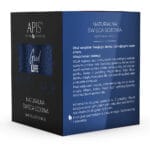Apis Good Life – czarno-granatowe pudełko świecy sojowej z opisem na boku, 220 g