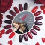 Nails Company Lakier Hybrydowy Dark Wine 6 ml. - wzornik kolorów kolekcji PS Miss U z etykietą, 10 odcieni na tiletce