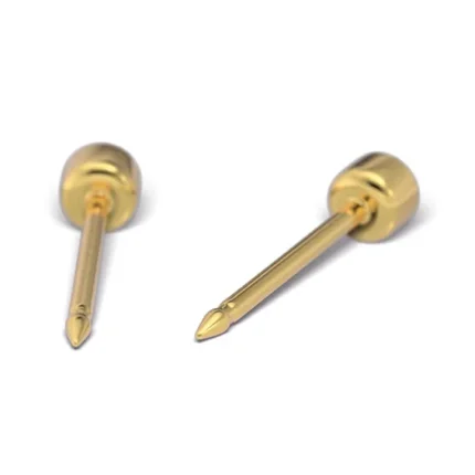STUDEX SYSTEM75 7531-0204 kolczyk złoty w oprawie pełnej 3 – para złotych kolczyków sztyftów, zbliżenie