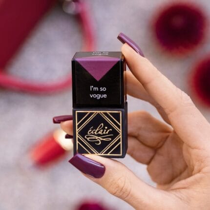 Eclair I'M SO VOGUE lakier hybrydowy śliwkowo-brązowy 7 ml – kolor na paznokciach
